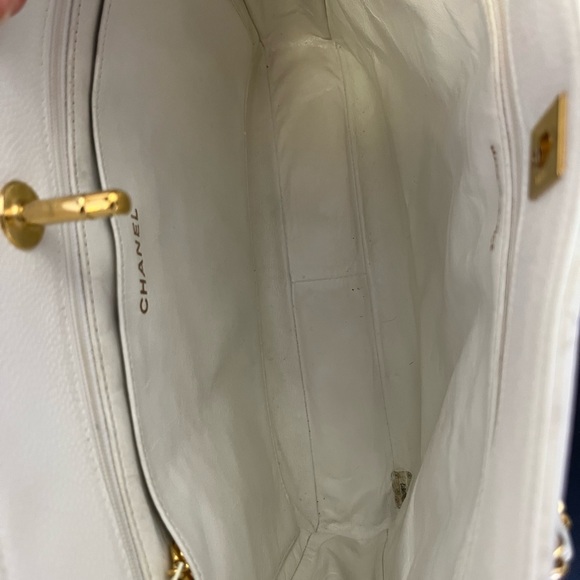 Chanel white caviar tote - Picture 3 of 4